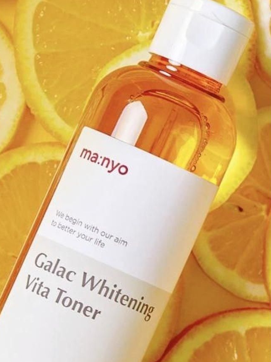 Manyo Мультивитаминный тонер для уставшей, тусклой кожи. Galac Whitening Vita Toner 210 мл